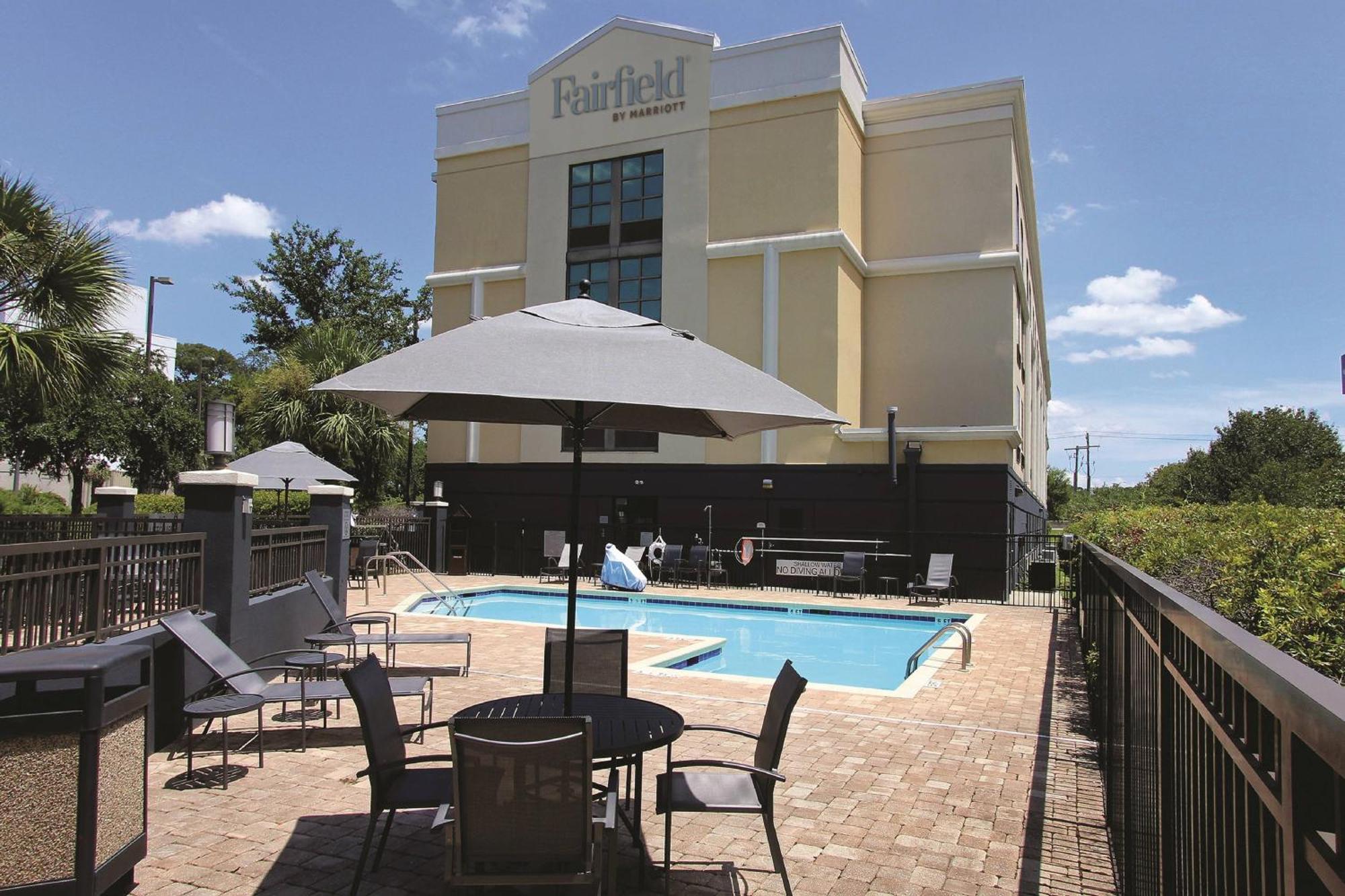 Fairfield Inn & Suites By Marriott Charleston Airport/Convention Center North Charleston Exterior foto