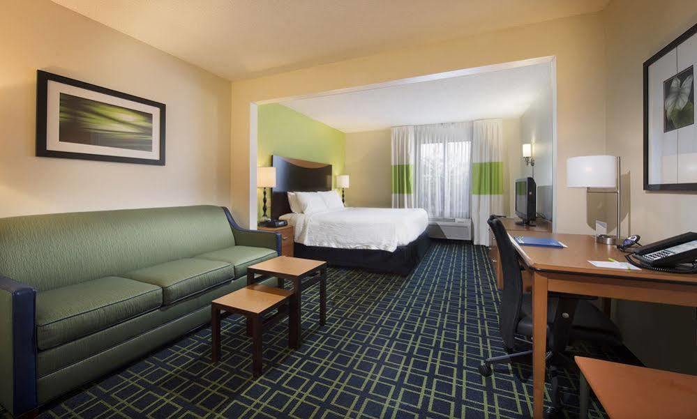 Fairfield Inn & Suites By Marriott Charleston Airport/Convention Center North Charleston Exterior foto