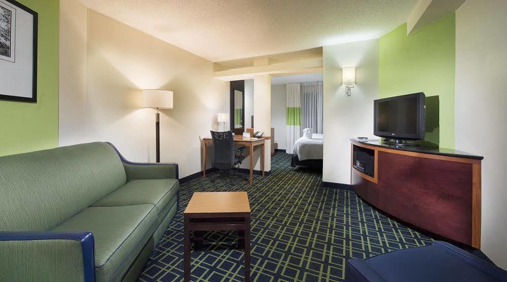 Fairfield Inn & Suites By Marriott Charleston Airport/Convention Center North Charleston Exterior foto